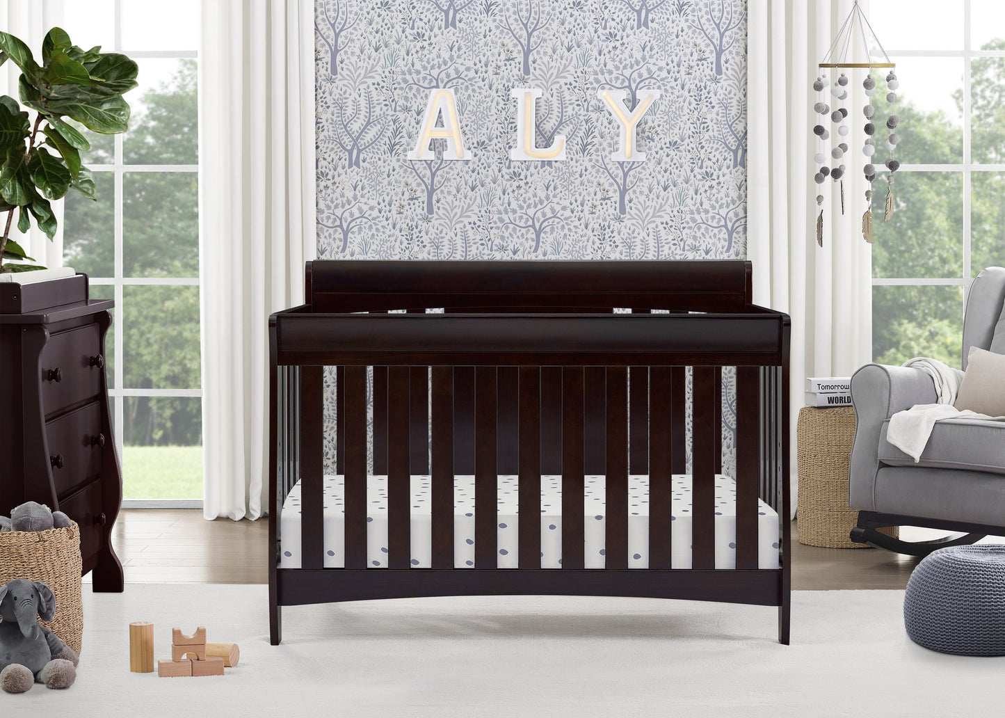 Richmond 6-in-1 Convertible Baby Crib